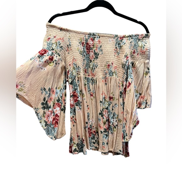 Floral off the shoulder top! - Picture 1 of 2